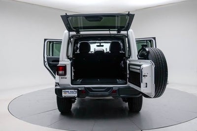 2019 Jeep Wrangler Unlimited Sahara Altitude 4x4