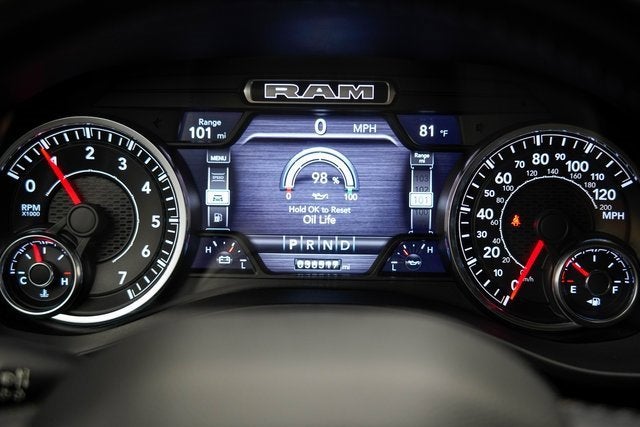 2022 RAM 1500 Big Horn Crew Cab 4x4 5'7" Box