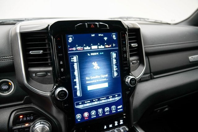 2021 RAM 1500 Laramie Crew Cab 4x4 5'7" Box