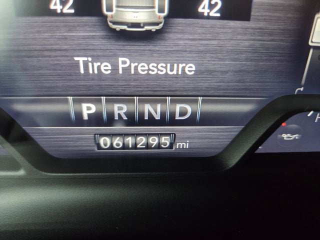 2020 RAM 1500 Laramie Crew Cab 4x4 5'7" Box