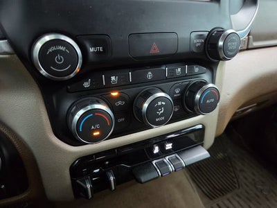 2019 RAM 1500 Laramie Crew Cab 4x4 6'4" Box