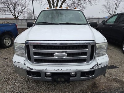 2005 Ford Super Duty F-350 DRW XL