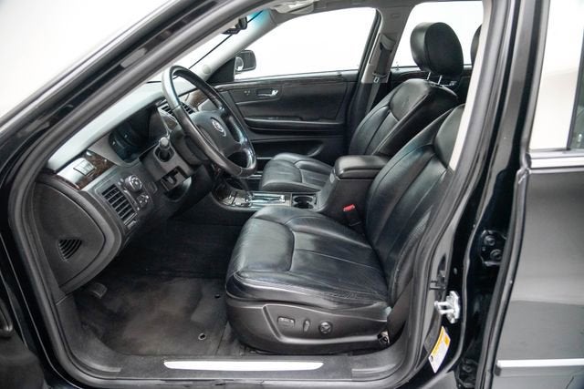 2011 Cadillac DTS Base