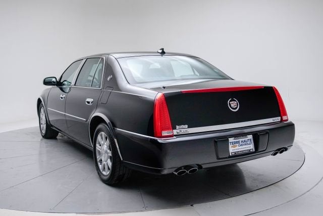 2011 Cadillac DTS Base