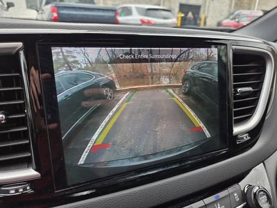 2025 Chrysler Pacifica Select