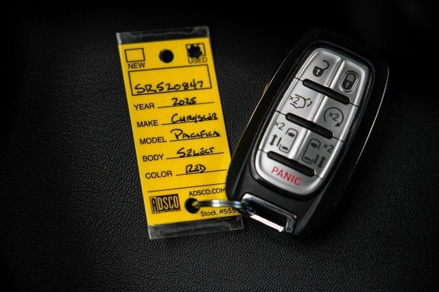 2025 Chrysler Pacifica Select