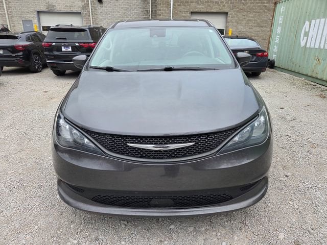 2021 Chrysler Voyager LX