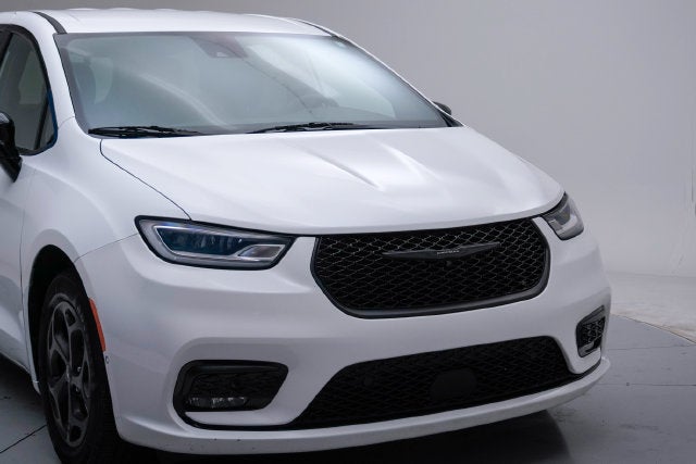 2024 Chrysler Pacifica Hybrid S Appearance Pkg