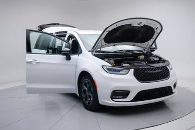 2024 Chrysler Pacifica Hybrid S Appearance Pkg