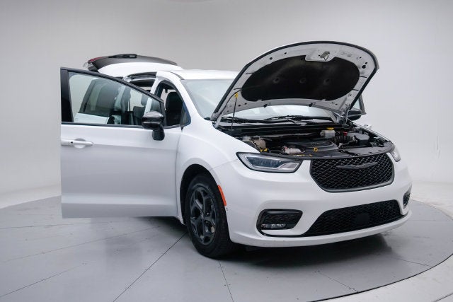 2024 Chrysler Pacifica Hybrid S Appearance Pkg
