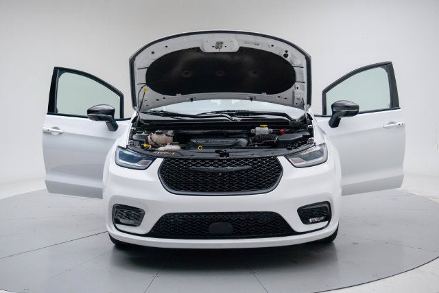 2024 Chrysler Pacifica Hybrid S Appearance Pkg