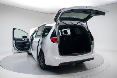 2024 Chrysler Pacifica Hybrid S Appearance Pkg
