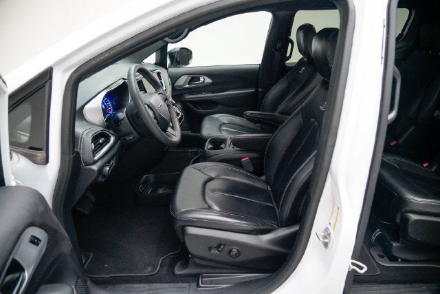2024 Chrysler Pacifica Hybrid S Appearance Pkg