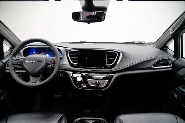 2024 Chrysler Pacifica Hybrid S Appearance Pkg
