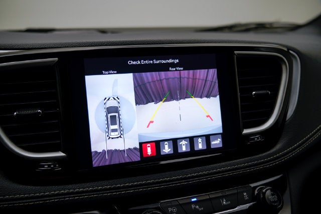 2024 Chrysler Pacifica Hybrid S Appearance Pkg