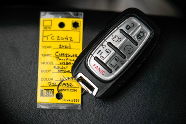 2024 Chrysler Pacifica Hybrid S Appearance Pkg