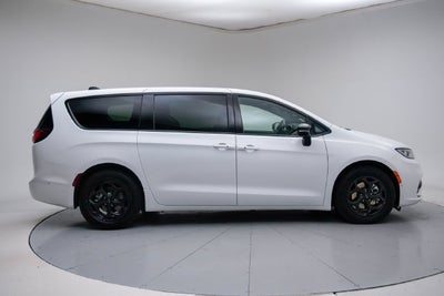 2024 Chrysler Pacifica Hybrid S Appearance Pkg