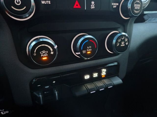 2020 RAM 3500 Tradesman Crew Cab 4x4 8' Box