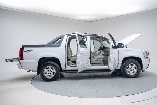 2011 Chevrolet Avalanche LT