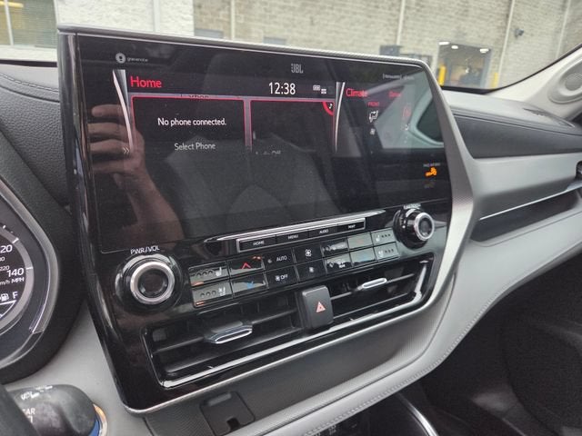 2021 Toyota Highlander Hybrid Platinum