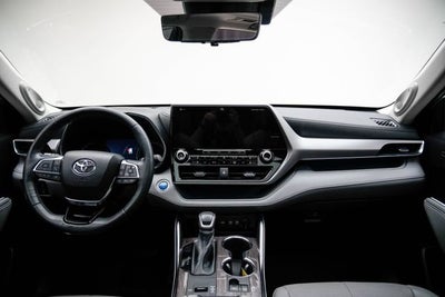 2021 Toyota Highlander Hybrid Platinum