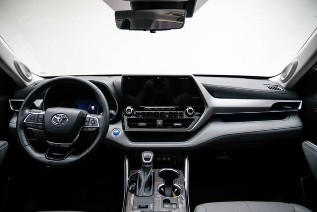 2021 Toyota Highlander Hybrid Platinum
