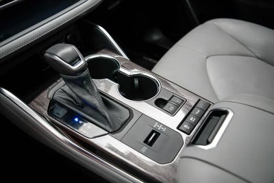 2021 Toyota Highlander Hybrid Platinum