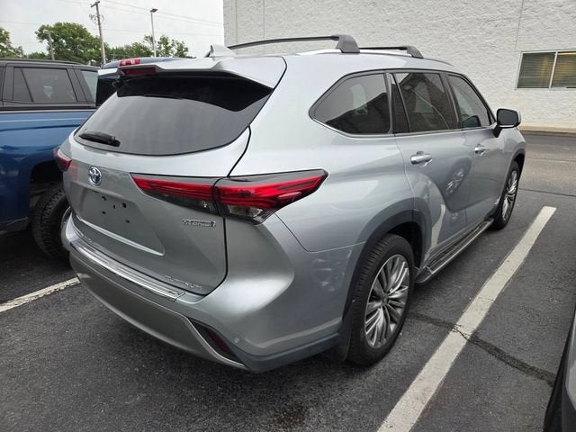 2021 Toyota Highlander Hybrid Platinum