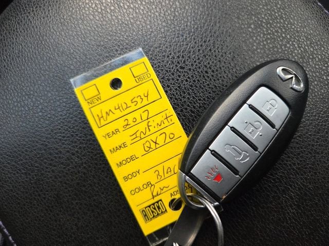 2017 INFINITI QX70 Base