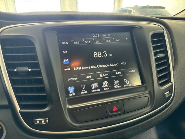 2016 Chrysler 200 Limited