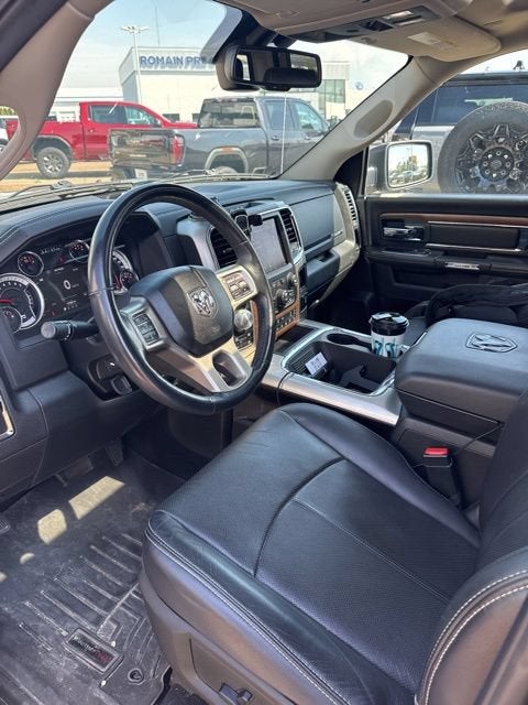2018 RAM 1500 Laramie Crew Cab 4x4 5'7" Box