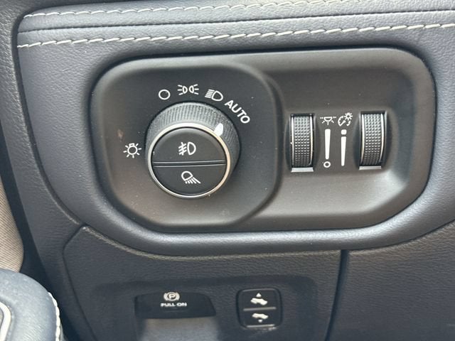 2022 RAM 1500 Limited Crew Cab 4x4 5'7" Box
