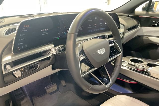 2024 Cadillac LYRIQ Luxury 1