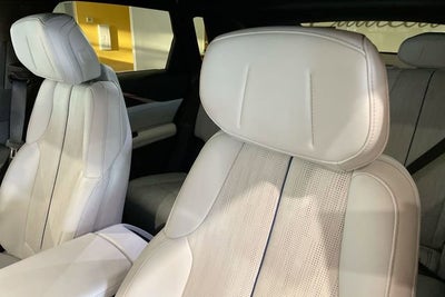 2024 Cadillac LYRIQ Luxury 1