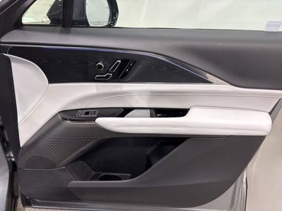 2024 Cadillac LYRIQ Luxury 1