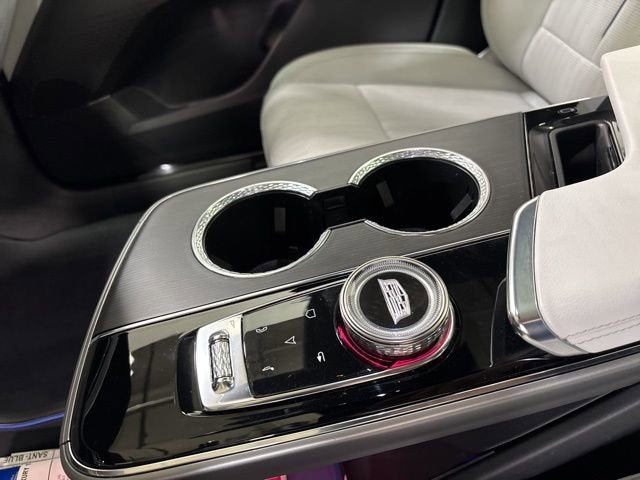 2024 Cadillac LYRIQ Luxury 1