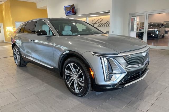 2024 Cadillac LYRIQ Luxury 1