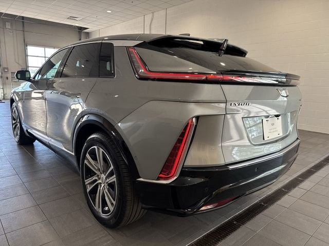 2024 Cadillac LYRIQ Luxury 1