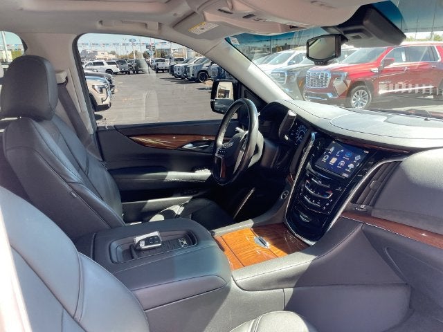 2016 Cadillac Escalade Luxury Collection