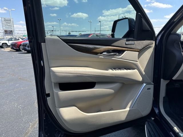2019 Cadillac Escalade Luxury