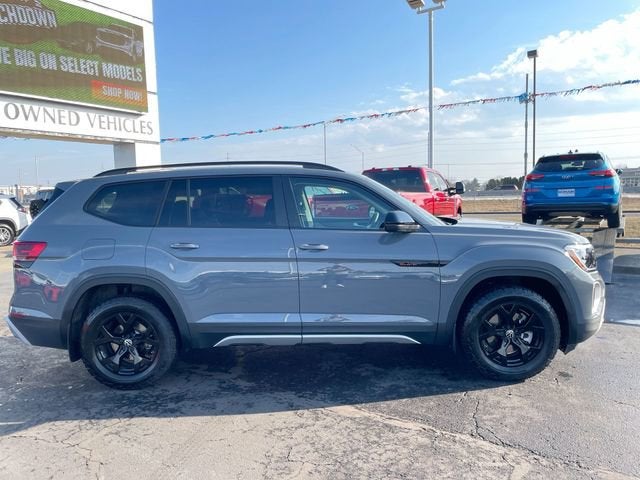 2024 Volkswagen Atlas 2.0T Peak Edition SE w/Technology