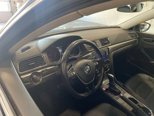 2017 Volkswagen Passat 1.8T SE