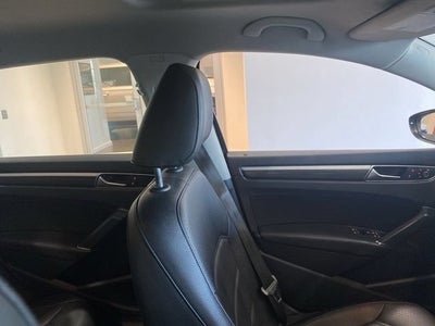 2017 Volkswagen Passat 1.8T SE