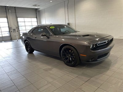 2016 Dodge Challenger SXT Plus