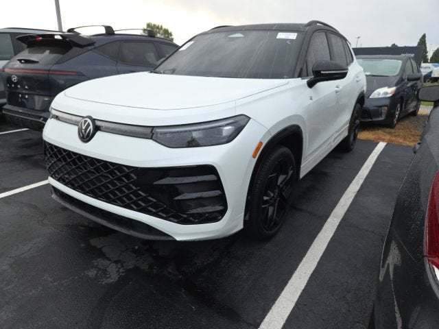 2025 Volkswagen Tiguan 2.0T SE R-Line Black