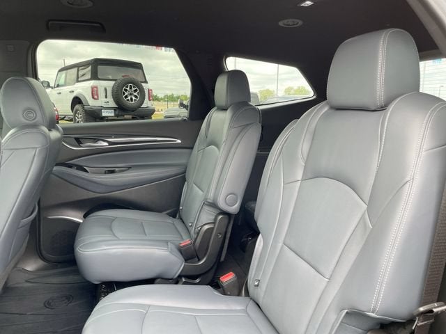 2022 Buick Enclave Essence
