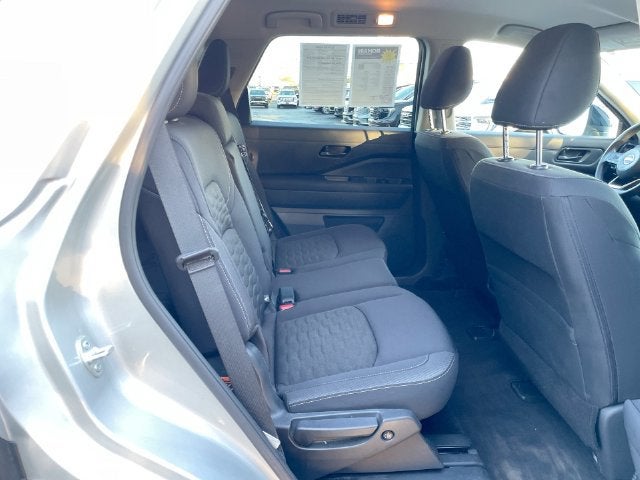 2025 Nissan Pathfinder S
