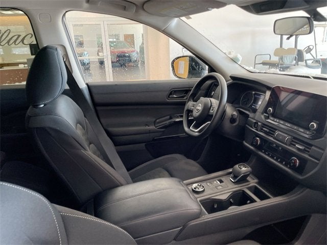 2025 Nissan Pathfinder S