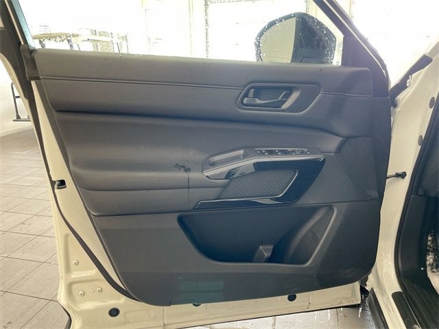 2025 Nissan Pathfinder S