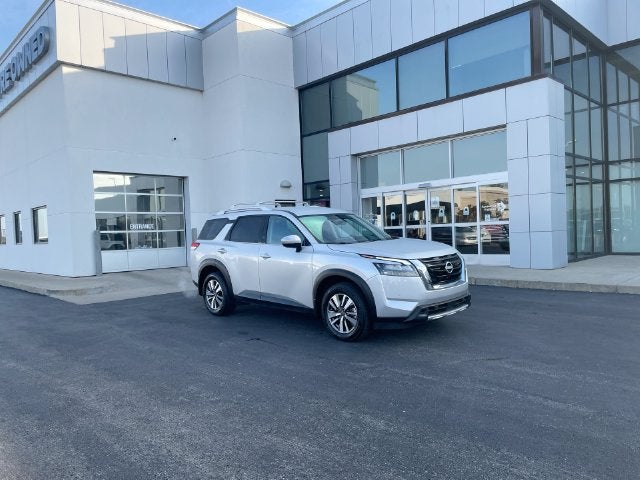 2025 Nissan Pathfinder SL